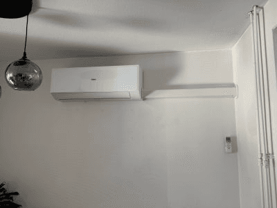 Witte Haier-wandunit voor airconditioning